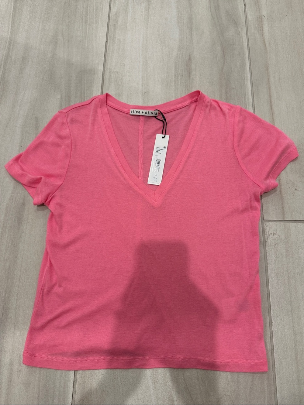 Alice + Olivia Bright Pink V-Neck Short Sleeve Tee, NWT XS